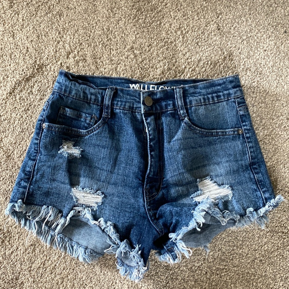 Wallflower Jean distressed shorts